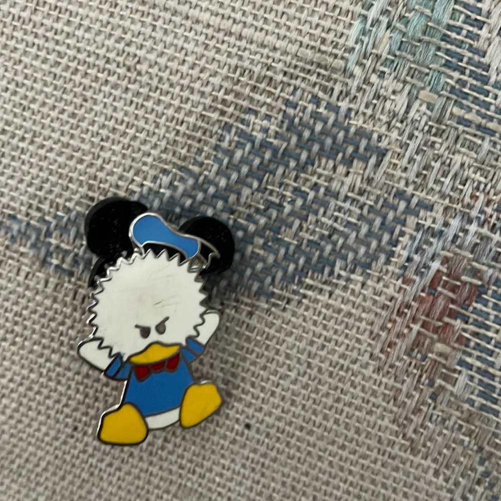 Disney tac pin